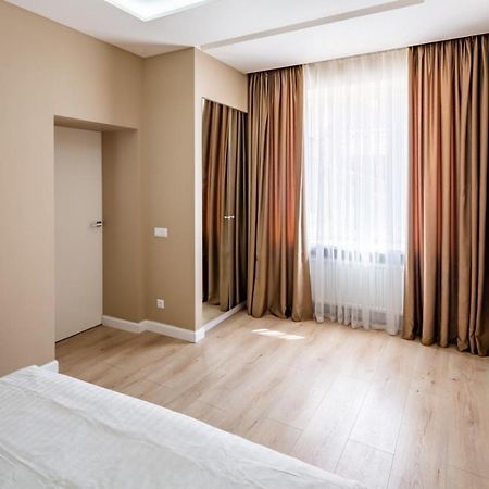 Балабана 6 Apartment Lviv Exterior photo